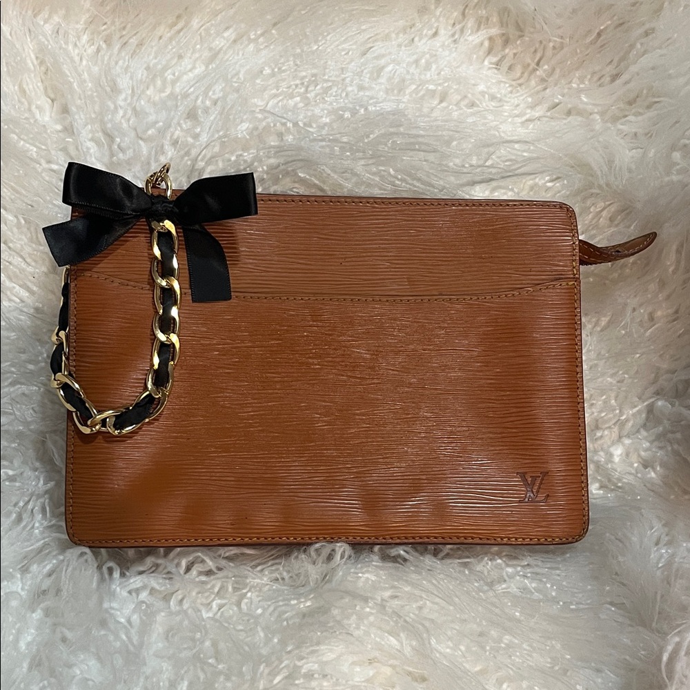 NWT Wristlet strap gold hardware with black bow